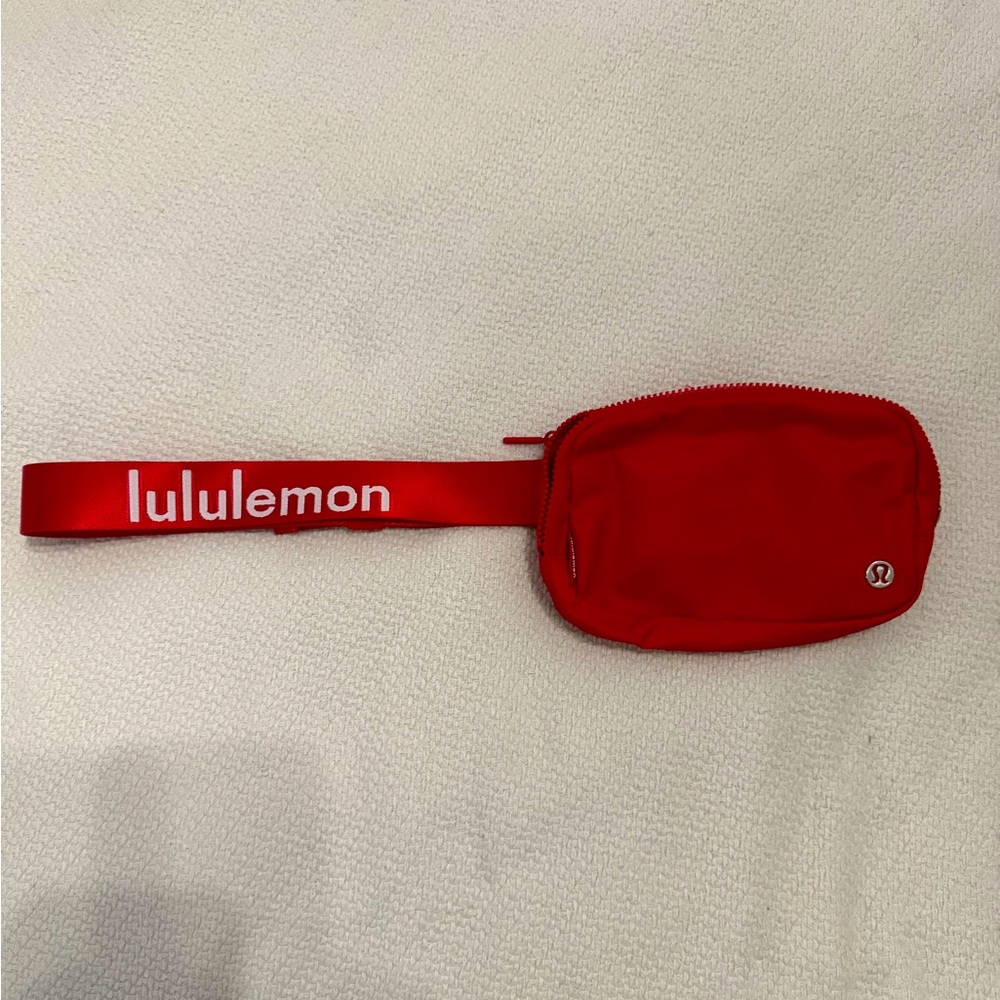 lululemon belt bag - employee version - like new